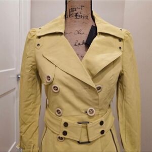 NWT Runway New York Yellow Rain Jacket Size M